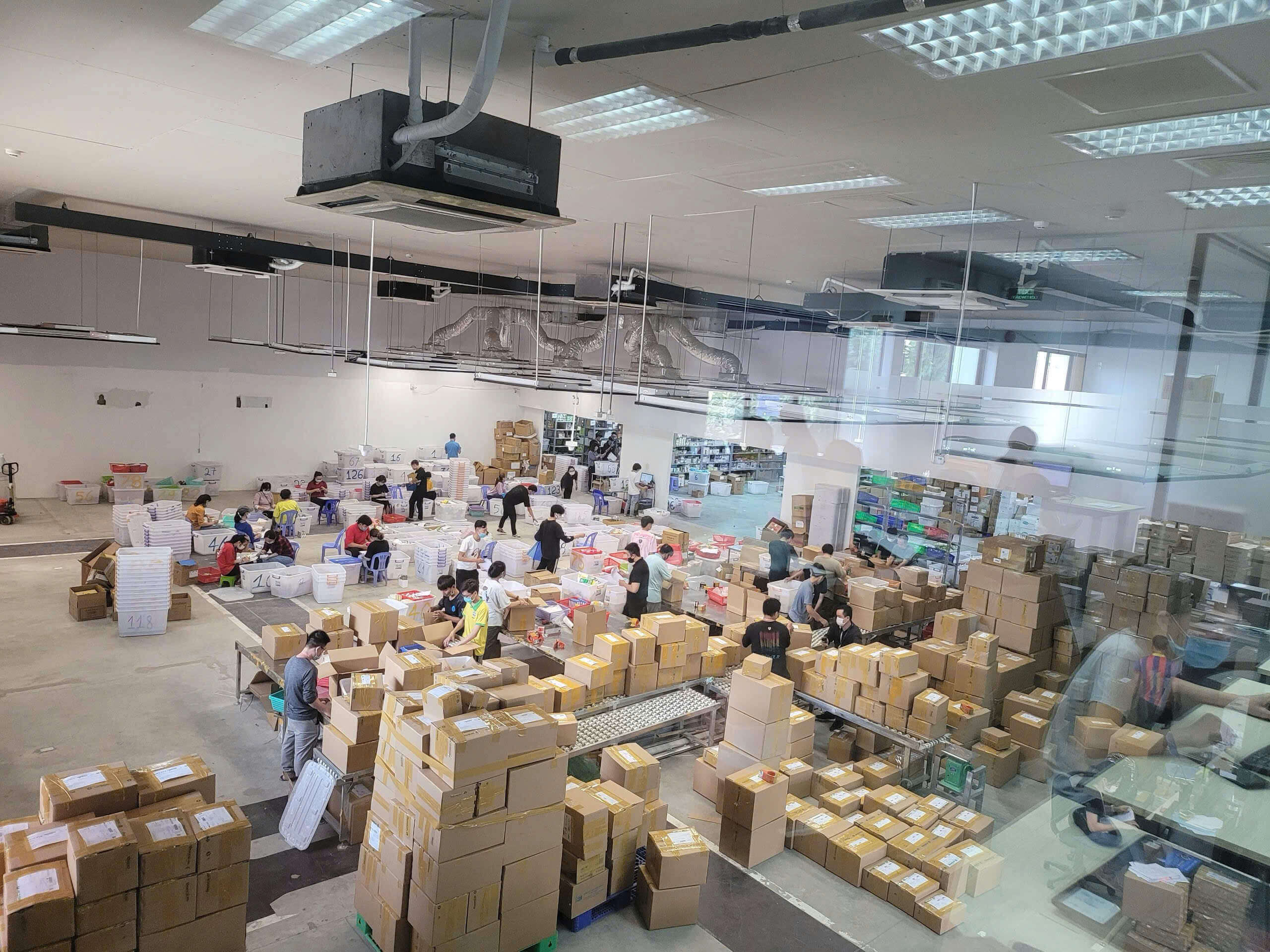 <p>Đại dịch Covid-19 thúc đẩy ứng dụng nền tảng số trong chăm sóc sức khỏe khi tương tác trực tiếp bị hạn chế. Từ Q1/2020 đến Q1/2022, doanh thu trung bình và lượng khách hàng hoạt động trên thuocsi.vn đã tăng gấp đôi.</p>
